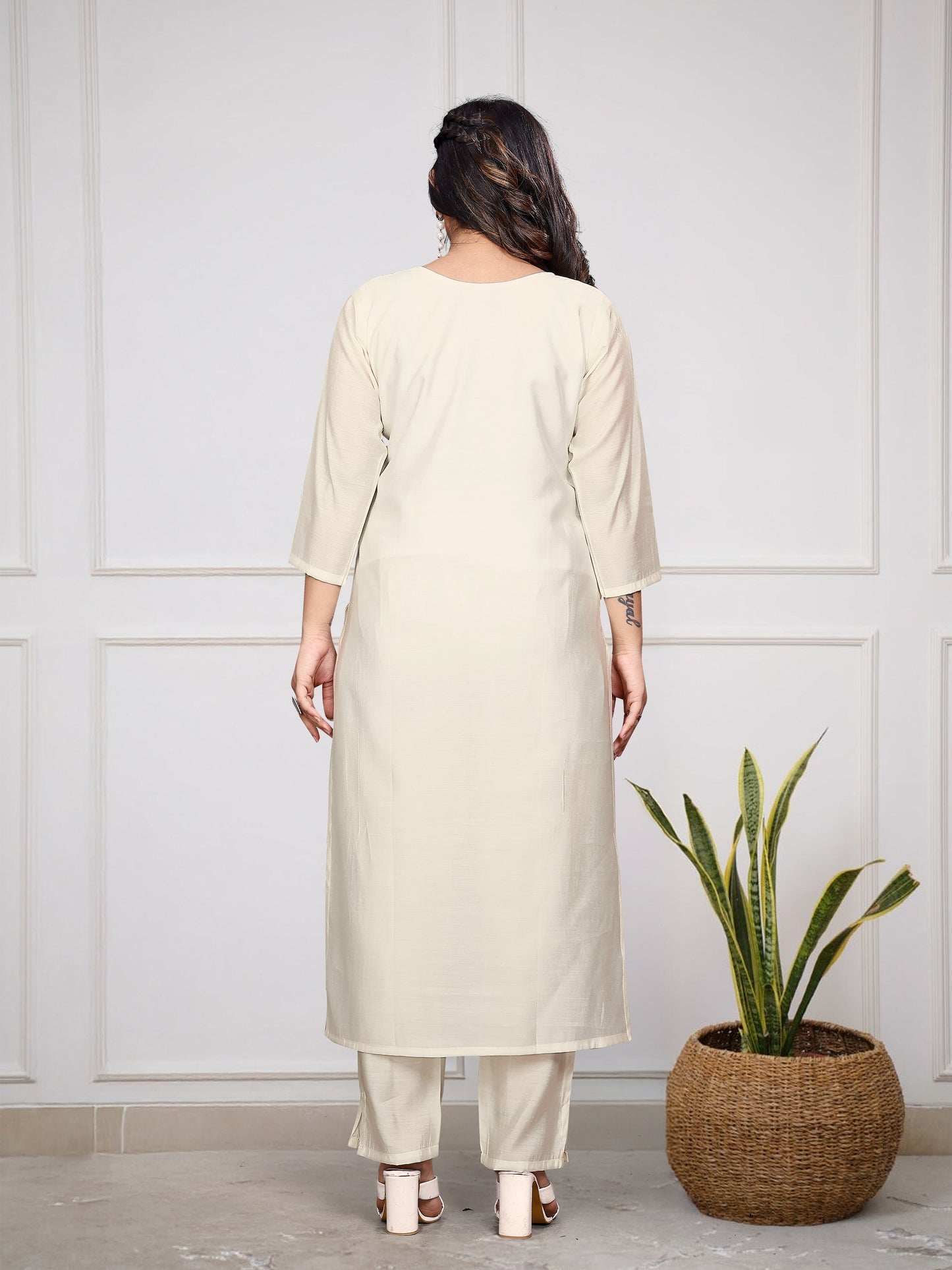 New Exclusive Check this our beautiful dresses collection SWRD284