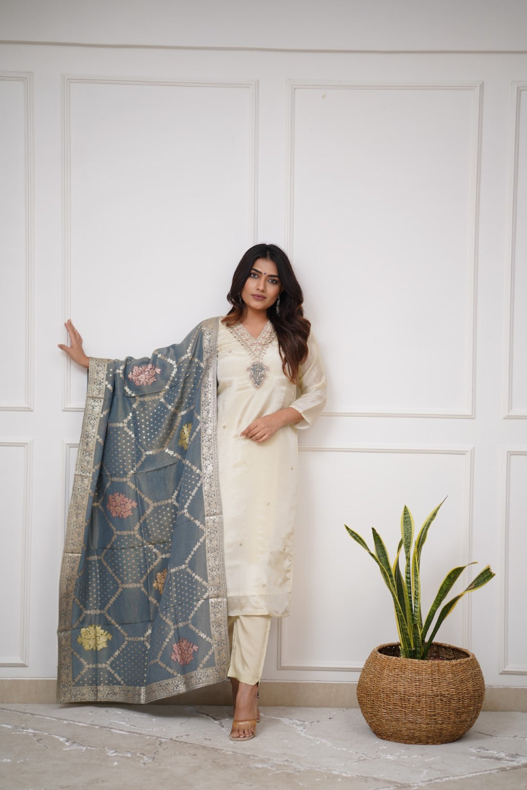 New Exclusive Check this our beautiful dresses collection SWRD284