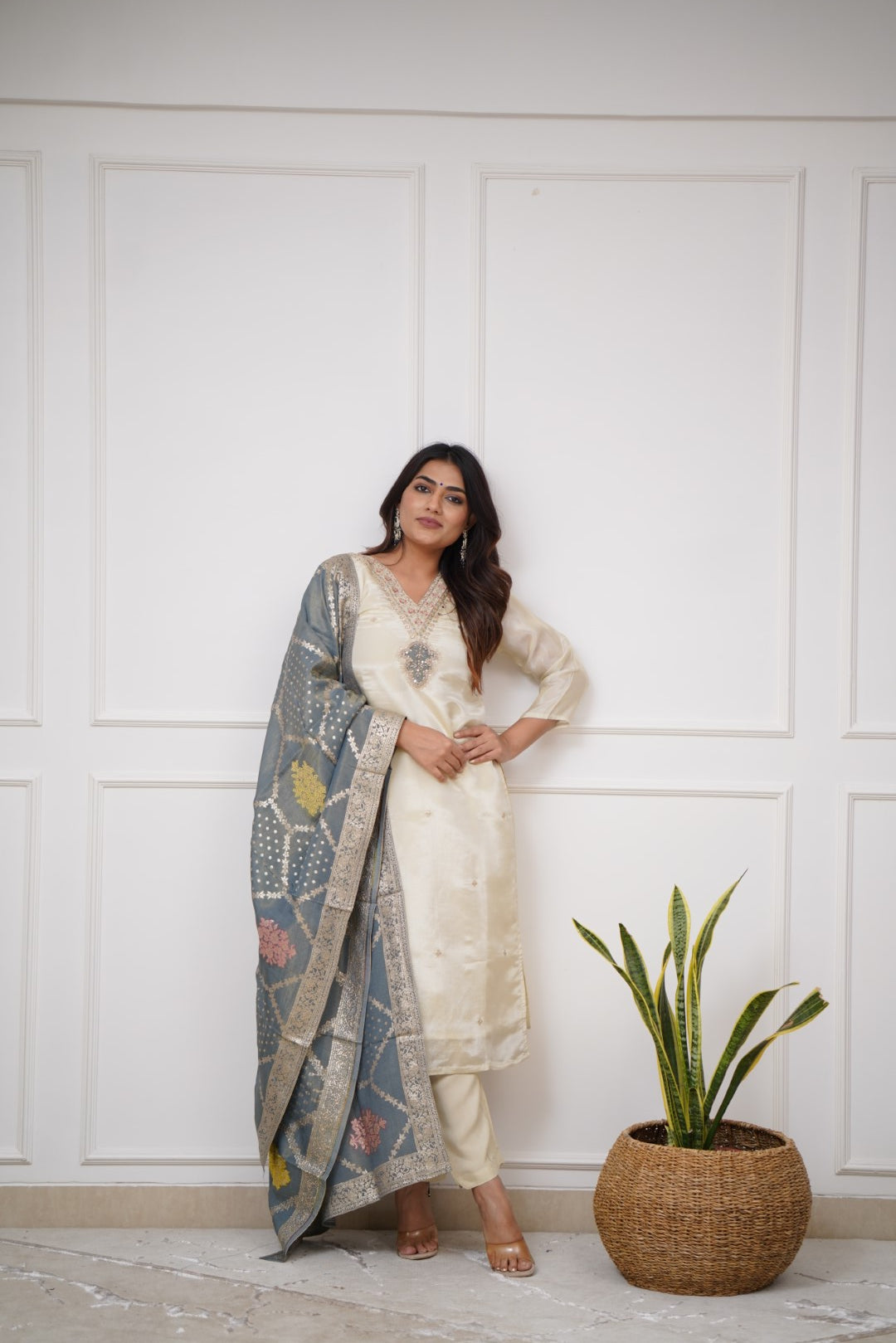 New Exclusive Check this our beautiful dresses collection SWRD284