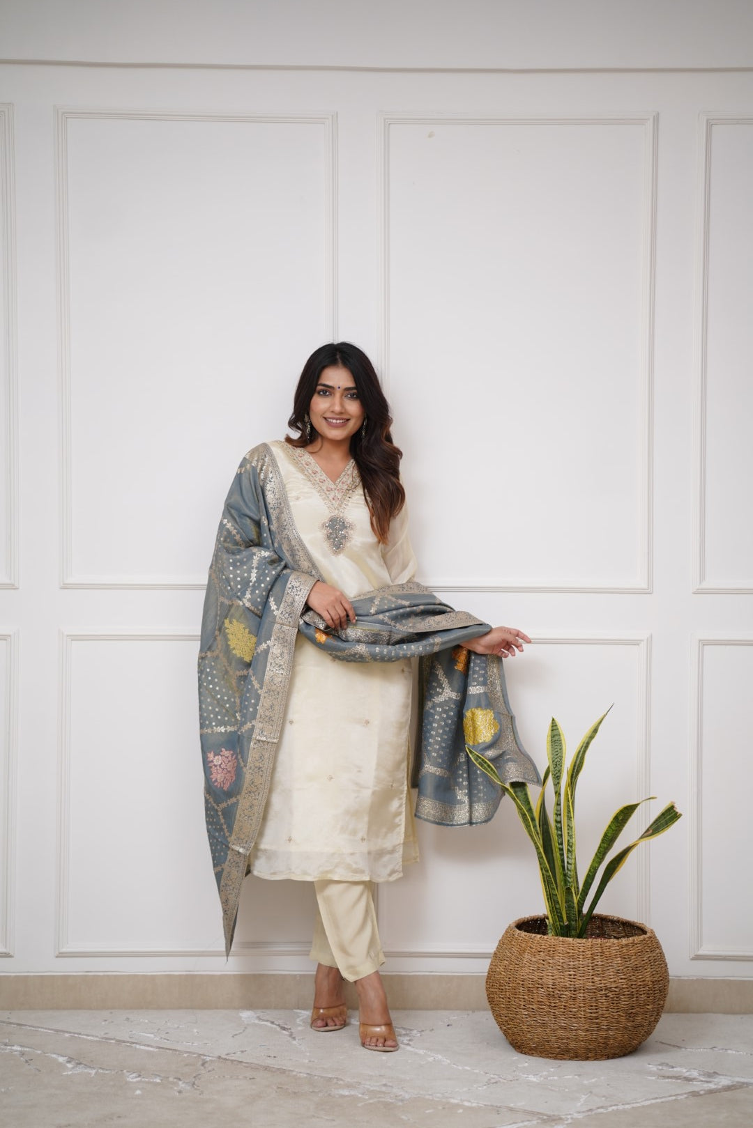 New Exclusive Check this our beautiful dresses collection SWRD284
