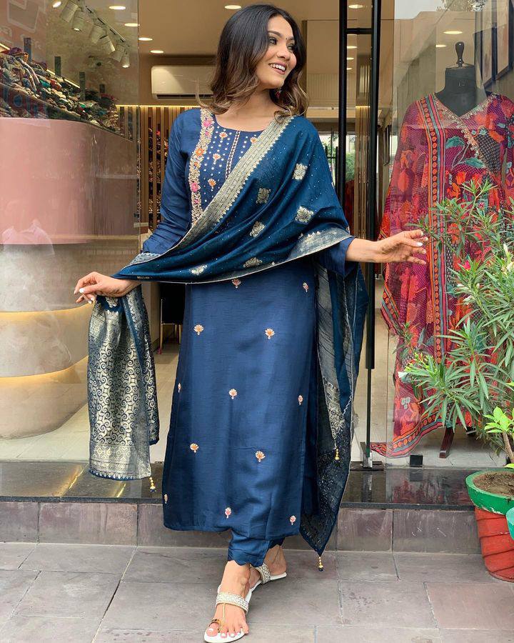 Our Exclusive Collection is here, to add a touch of tradition to your wardrobe SWRD321