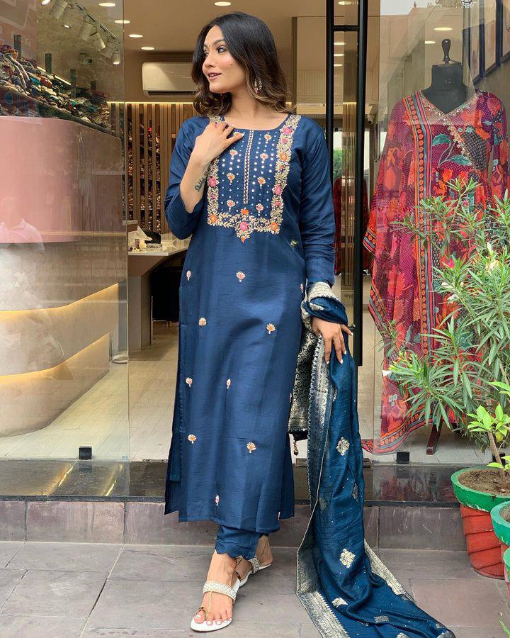 Our Exclusive Collection is here, to add a touch of tradition to your wardrobe SWRD321