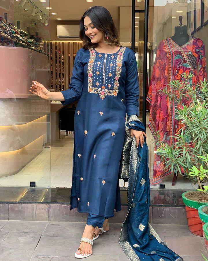 Our Exclusive Collection is here, to add a touch of tradition to your wardrobe SWRD321