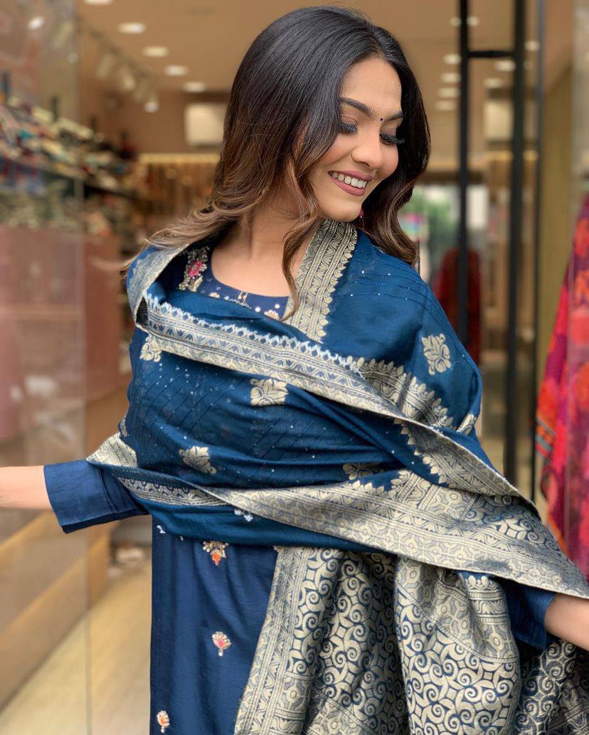 Our Exclusive Collection is here, to add a touch of tradition to your wardrobe SWRD321
