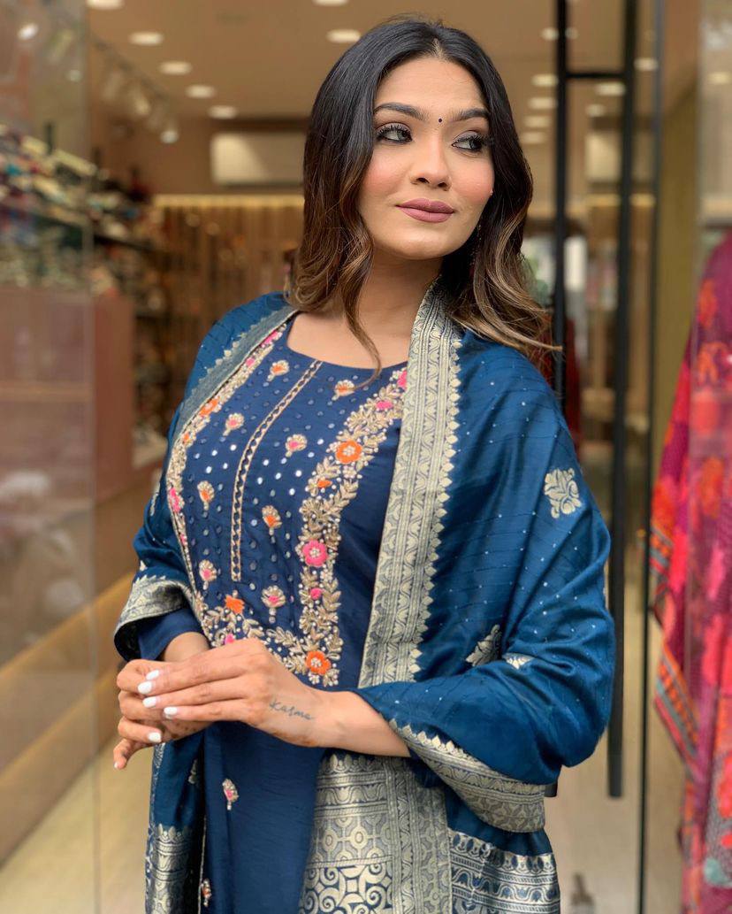 Our Exclusive Collection is here, to add a touch of tradition to your wardrobe SWRD321