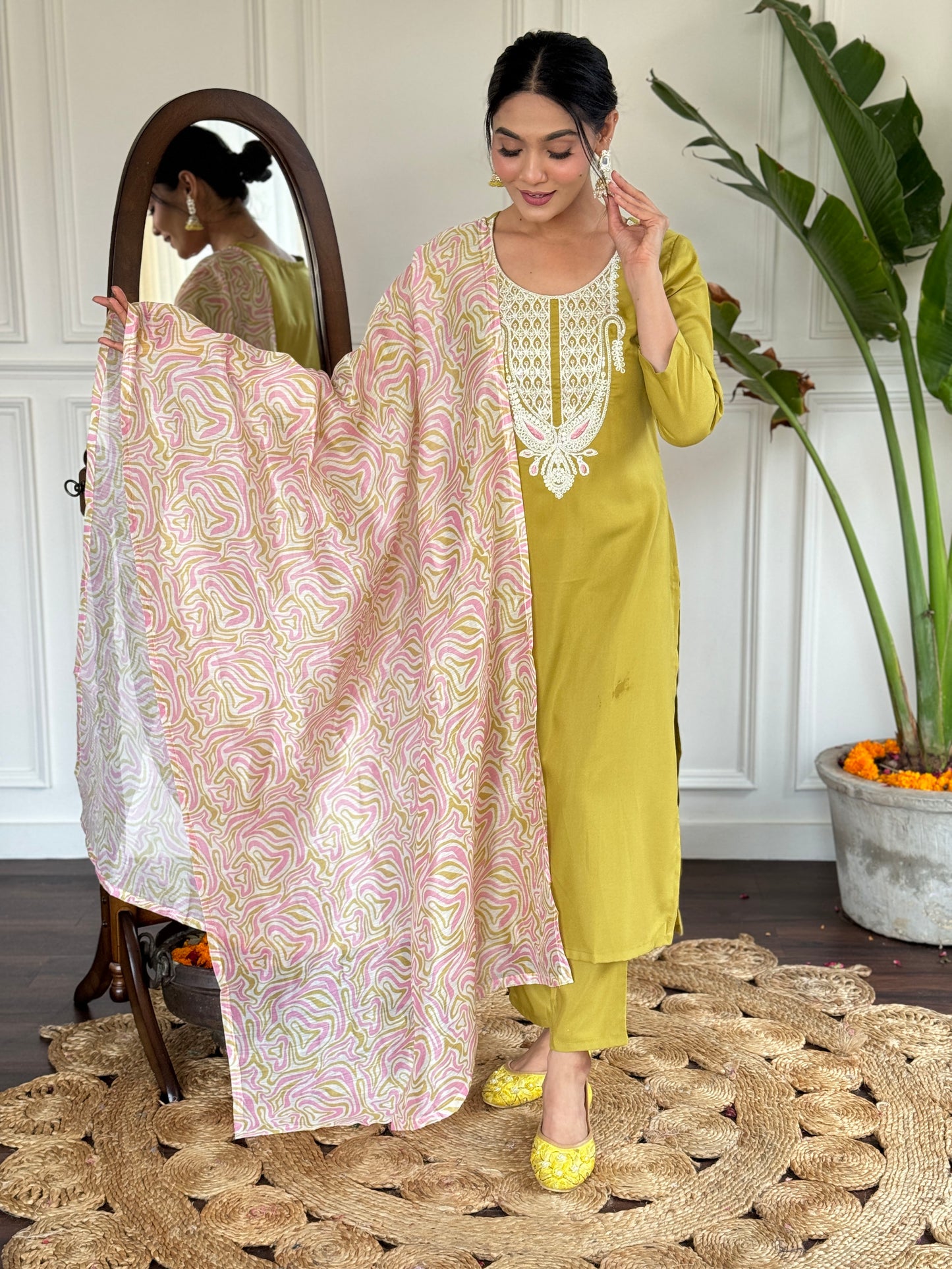 Our Exclusive Collection is here, to add a touch of tradition to your wardrobe SWRD342