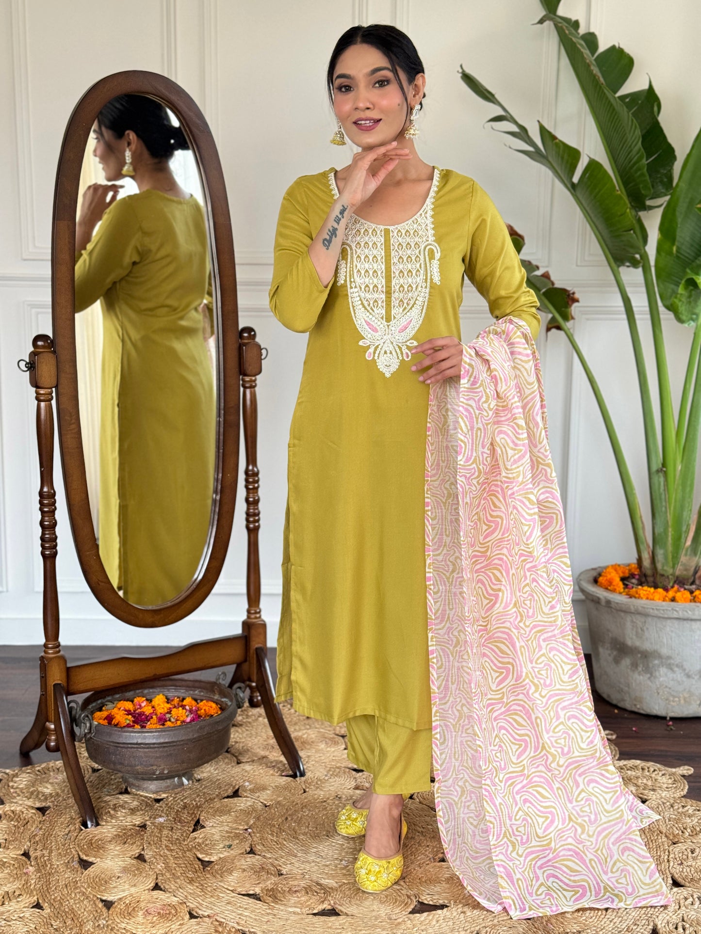 Our Exclusive Collection is here, to add a touch of tradition to your wardrobe SWRD342