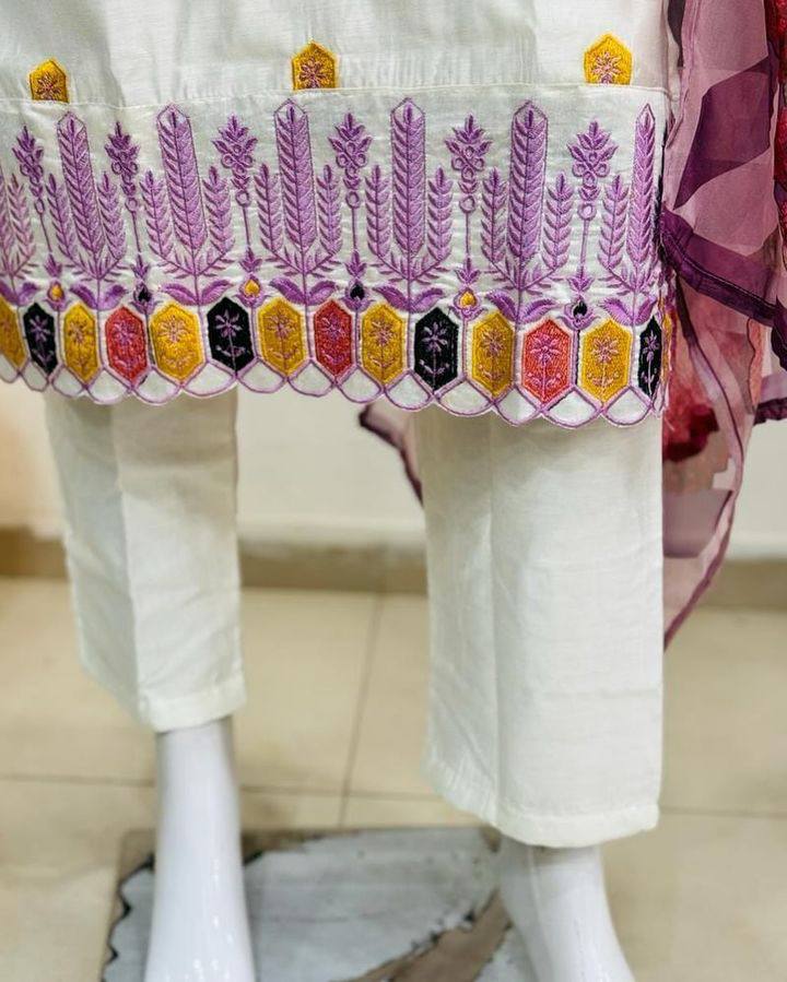 Kurta with hand with Embroidery work detailing on women's printed cotton kurta pant or dupatta set(NFRD466)