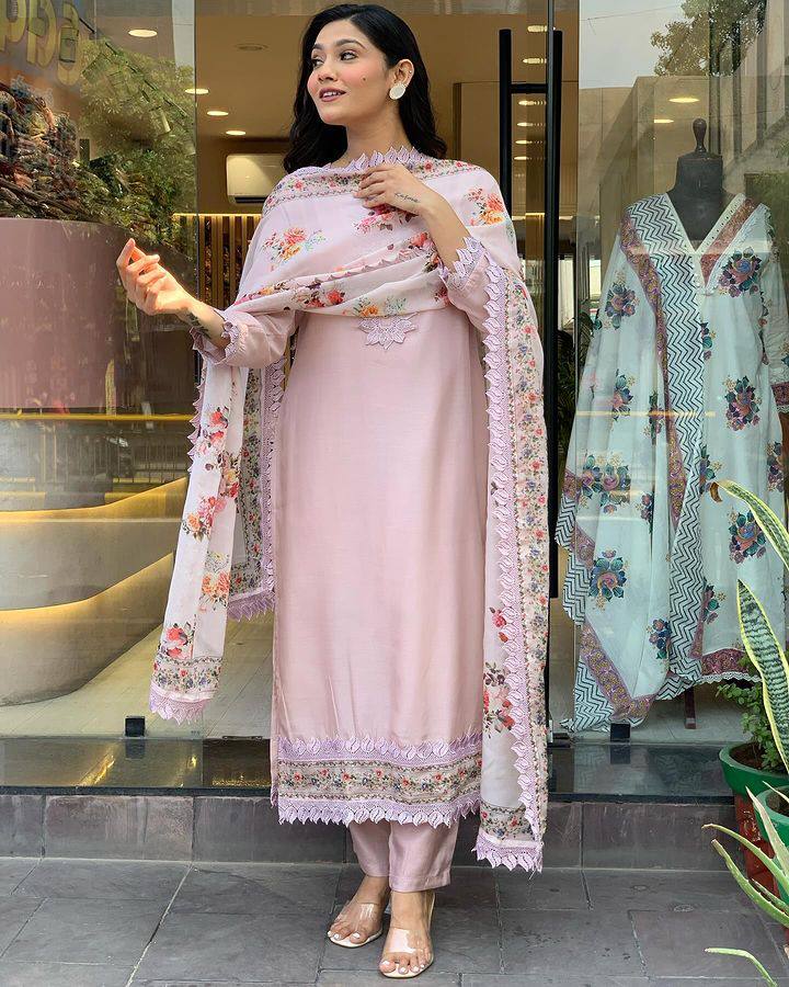 New Exclusive Check this our beautiful dresses collection (NFRD595)