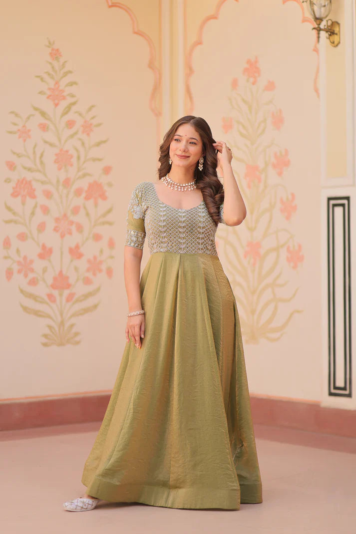 FENDY BEADS EMBROIDERED GOWN(WD63)