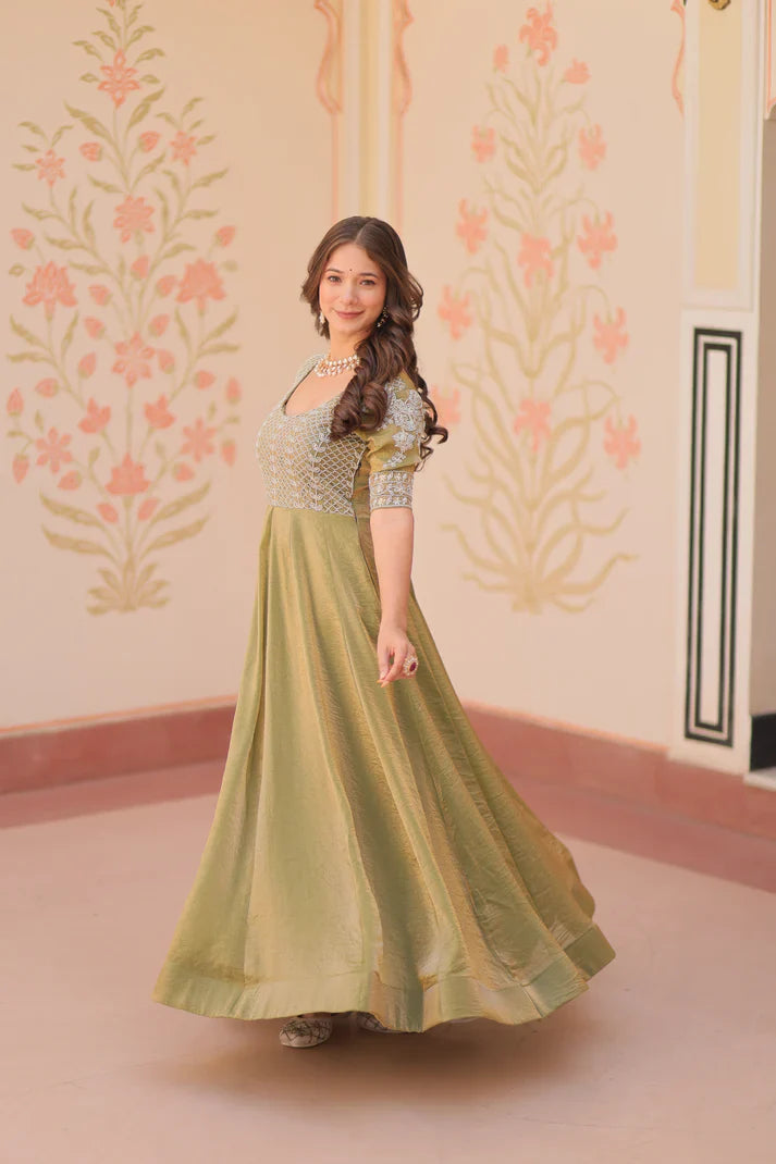 FENDY BEADS EMBROIDERED GOWN(WD63)
