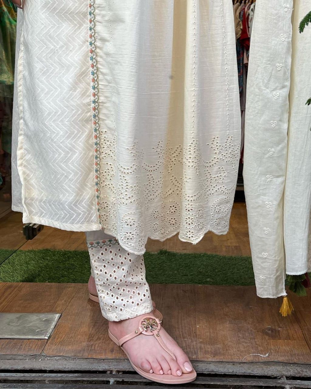 Cotton chikankari embroidered kurta with pants and stall dupatta will make you look the best. (SWRD39)