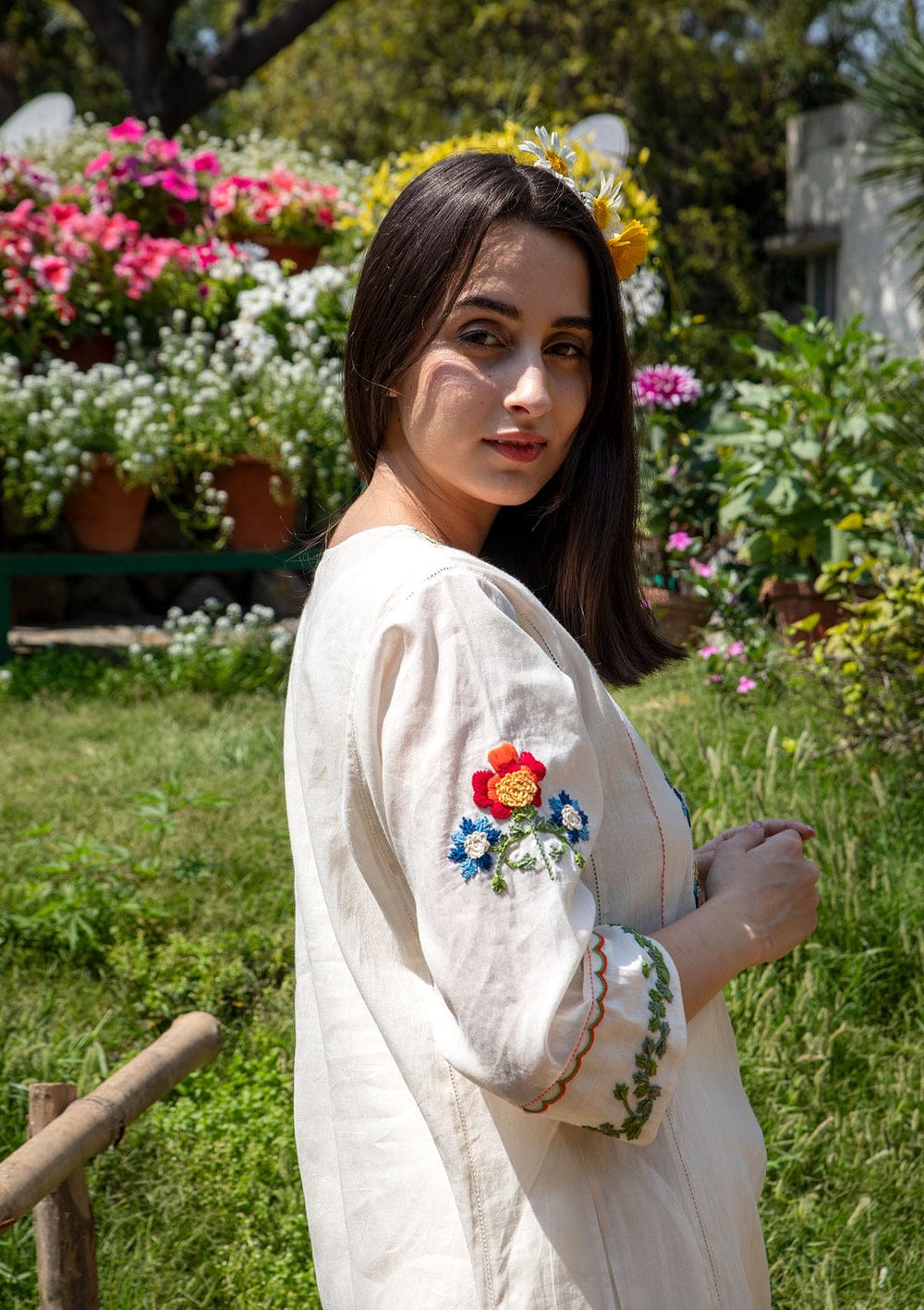 Launching Summer Special, Comfortable And Attractive Pure Cotton Suit Set Which Is Beautifully Decorated With Hand Embroidery And Thread Work. It Is Paired With Matching Pants(SWCD59)