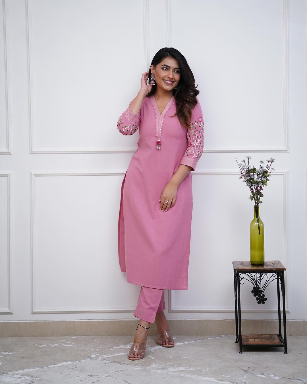 Upgrade your office wear wardrobe with this classy ( White Blue. Yellow colour ,) kurti pant with embroidery detailing for all day comfort and trendy look🌸🌸