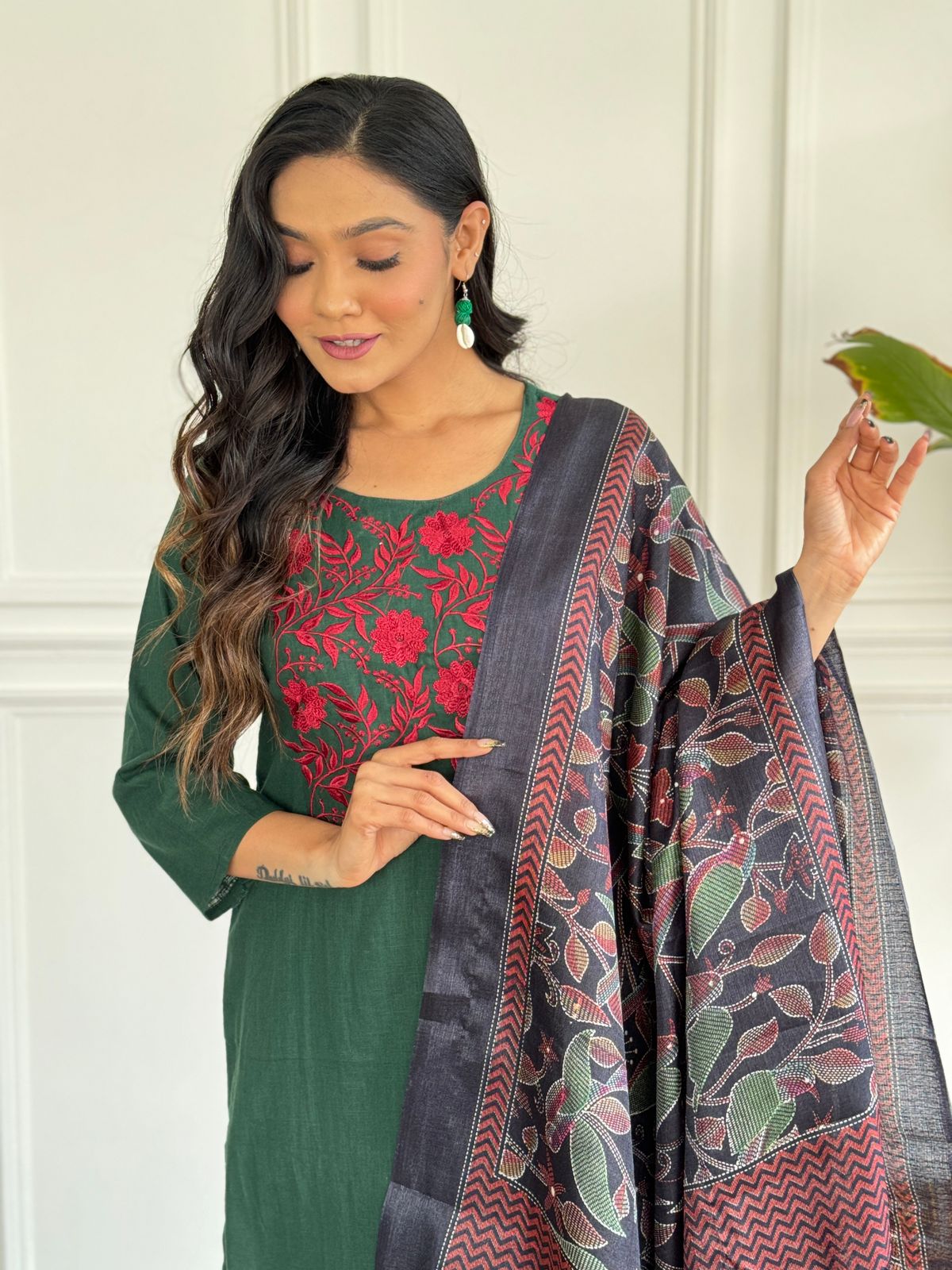 Feel the elegance and comfort merge in our artisan-crafted handloom khadi cotton suit! ๐น๐