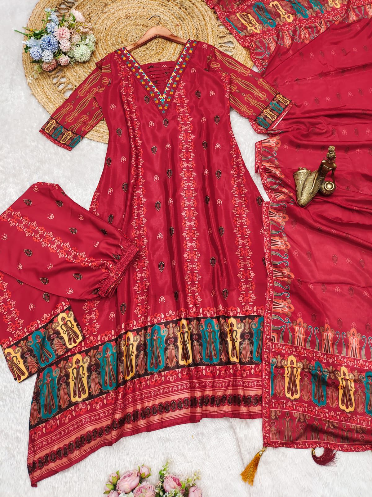 Beautiful pure premium chiffon digital printed Anarkali set with handwork on neck it has attached lining paired up with santoon slik pant and Organza digital printed dupatta sets(SWRED04)