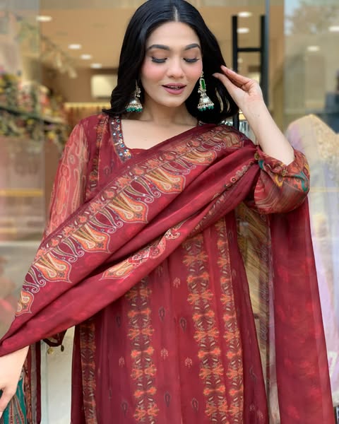 Beautiful pure premium chiffon digital printed Anarkali set with handwork on neck it has attached lining paired up with santoon slik pant and Organza digital printed dupatta sets(SWRED04)