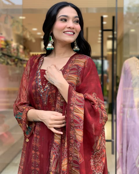 Beautiful pure premium chiffon digital printed Anarkali set with handwork on neck it has attached lining paired up with santoon slik pant and Organza digital printed dupatta sets(SWRED04)