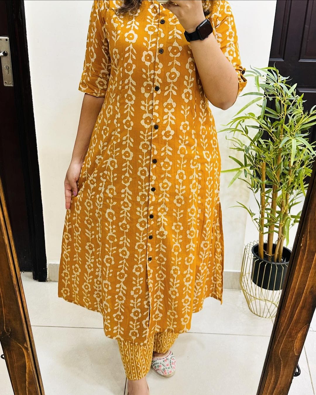 Launching designer Co-erd set in Aline pattern paried with Ankle length pant Giving perfect outfit and deliberate choice about your look..๐๐