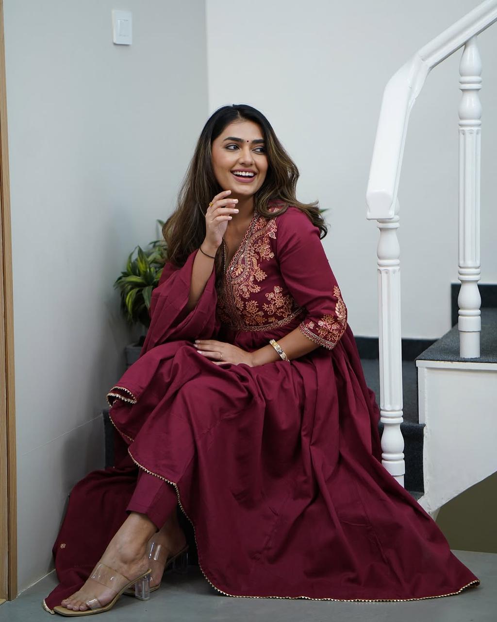 Look out of a dreamy movie set as you turn around and walk in this elegant flaired suit ! The perfect of traditional wear style...