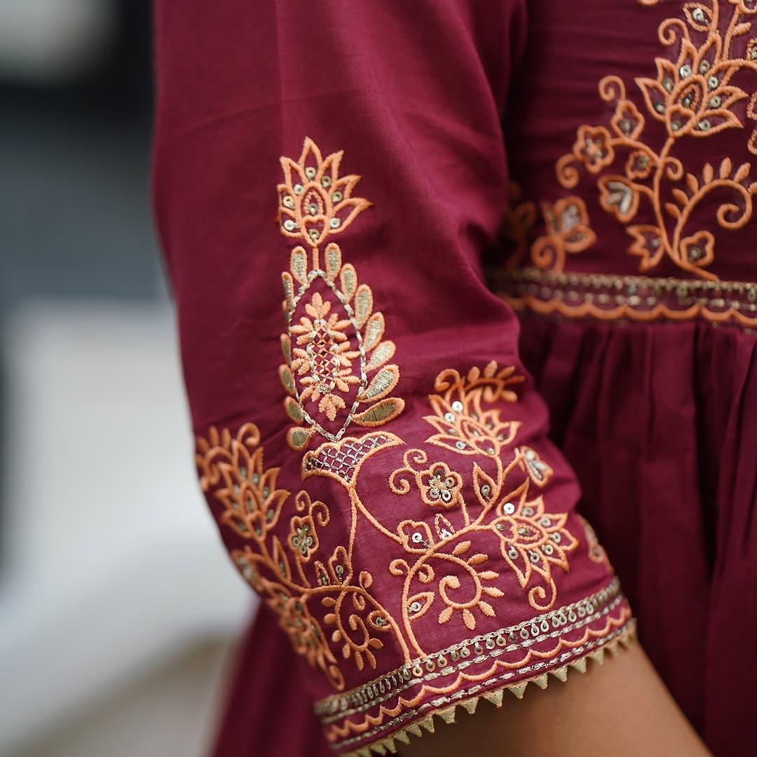 Look out of a dreamy movie set as you turn around and walk in this elegant flaired suit ! The perfect of traditional wear style...