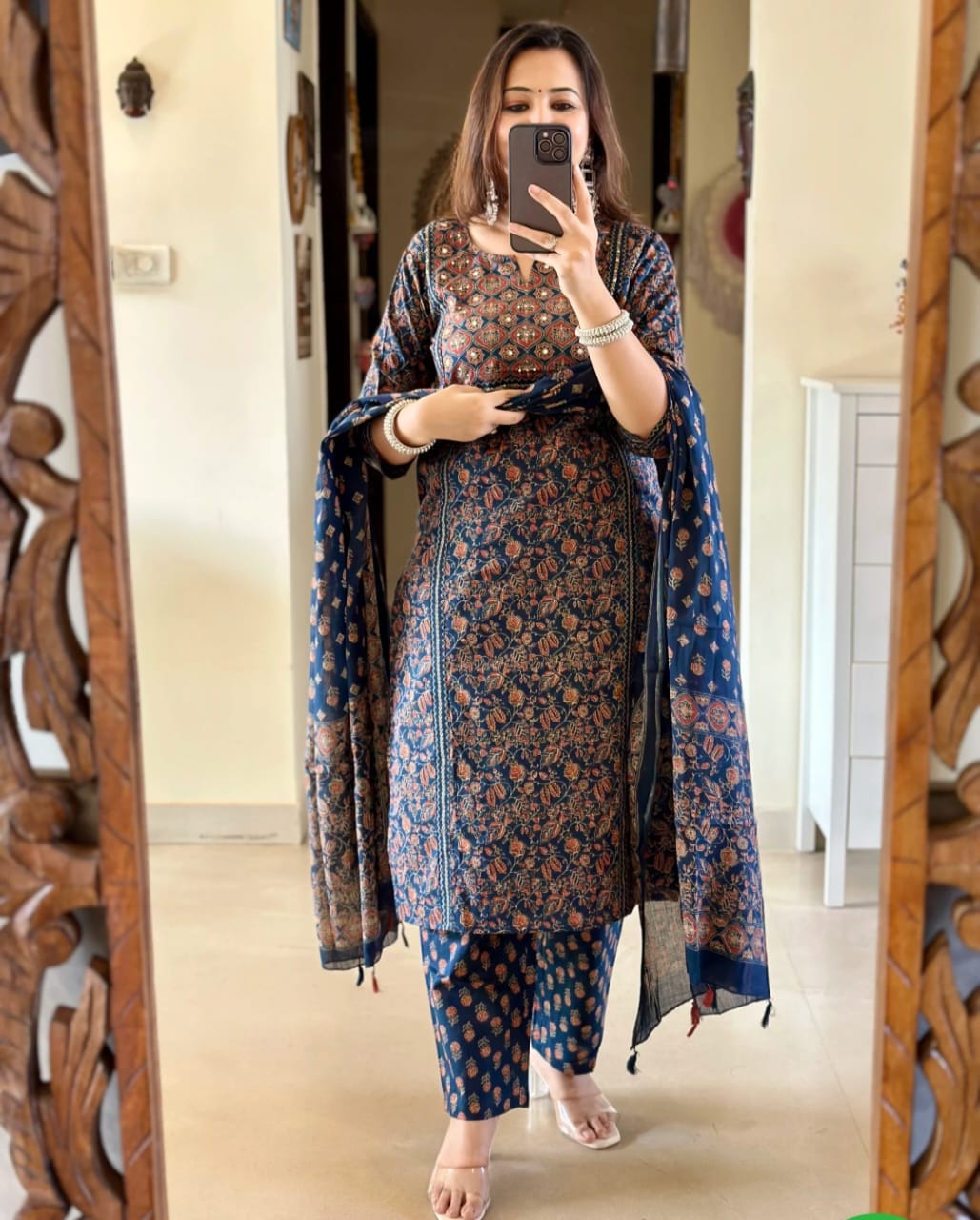 superhit design for festivalseason* Beautiful Jaipuri Printed Cotton Suit Set Cotton Kurta With Floral Print And Handwork detailing With Panel Work Paired Up With Cotton Pant and Duppatta🥰💫)