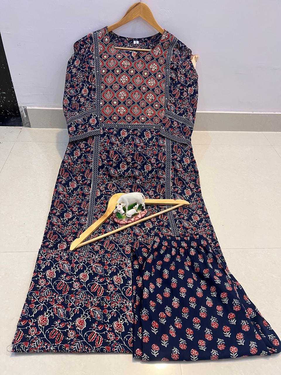 superhit design for festivalseason* Beautiful Jaipuri Printed Cotton Suit Set Cotton Kurta With Floral Print And Handwork detailing With Panel Work Paired Up With Cotton Pant and Duppatta🥰💫)