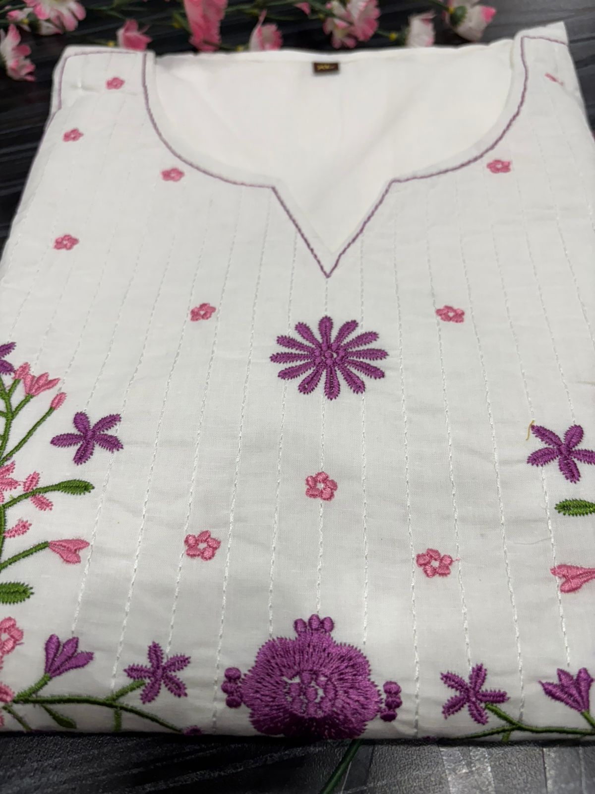 Upgrade your office wear wardrobe with this classy kurti pant with sequence embroidery & work & detailing for all day comfort and trendy look🌸🌸(SWCD61)