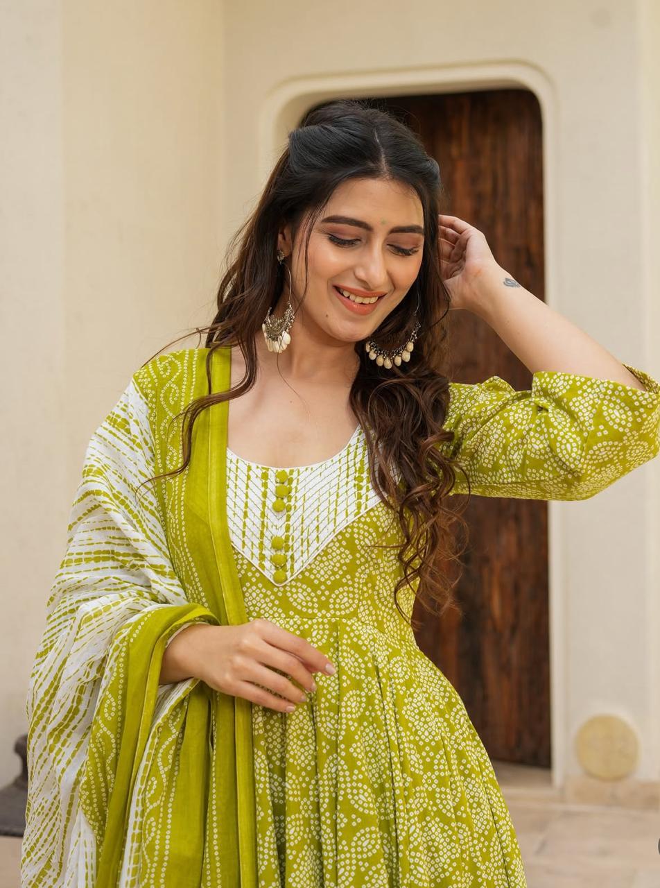 Look straight out of a dreamy movie set as &you turn around and walk in this elegant flaired suit ! The perfect of traditional wear