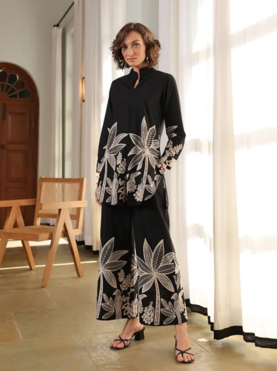 New LONCHING COD-SET  BRAND SHOWROOM PIECE(SWCD40)