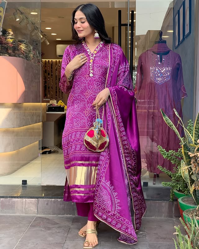 Launching Simple & Decent Look for This Festive Season (SWRED30)