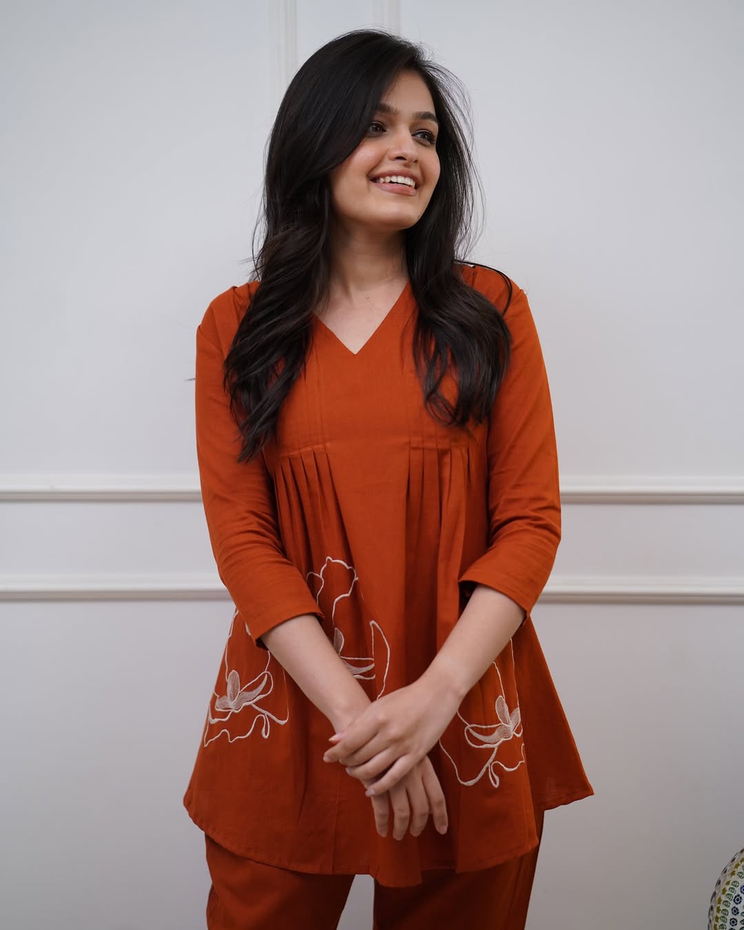 Upgrade your office wear wardrobe with this classy kurti ;embroidery work ;detailing;with 2side pocket pant ;for all day comfort and trendy look🌸🌸