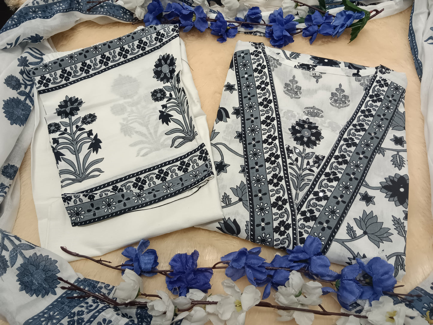 New Floral Motif Printed Cotton kurta Set the kurta and Pleated Salwar and Soft Cotton Dupatta💃💃(SWRED69)