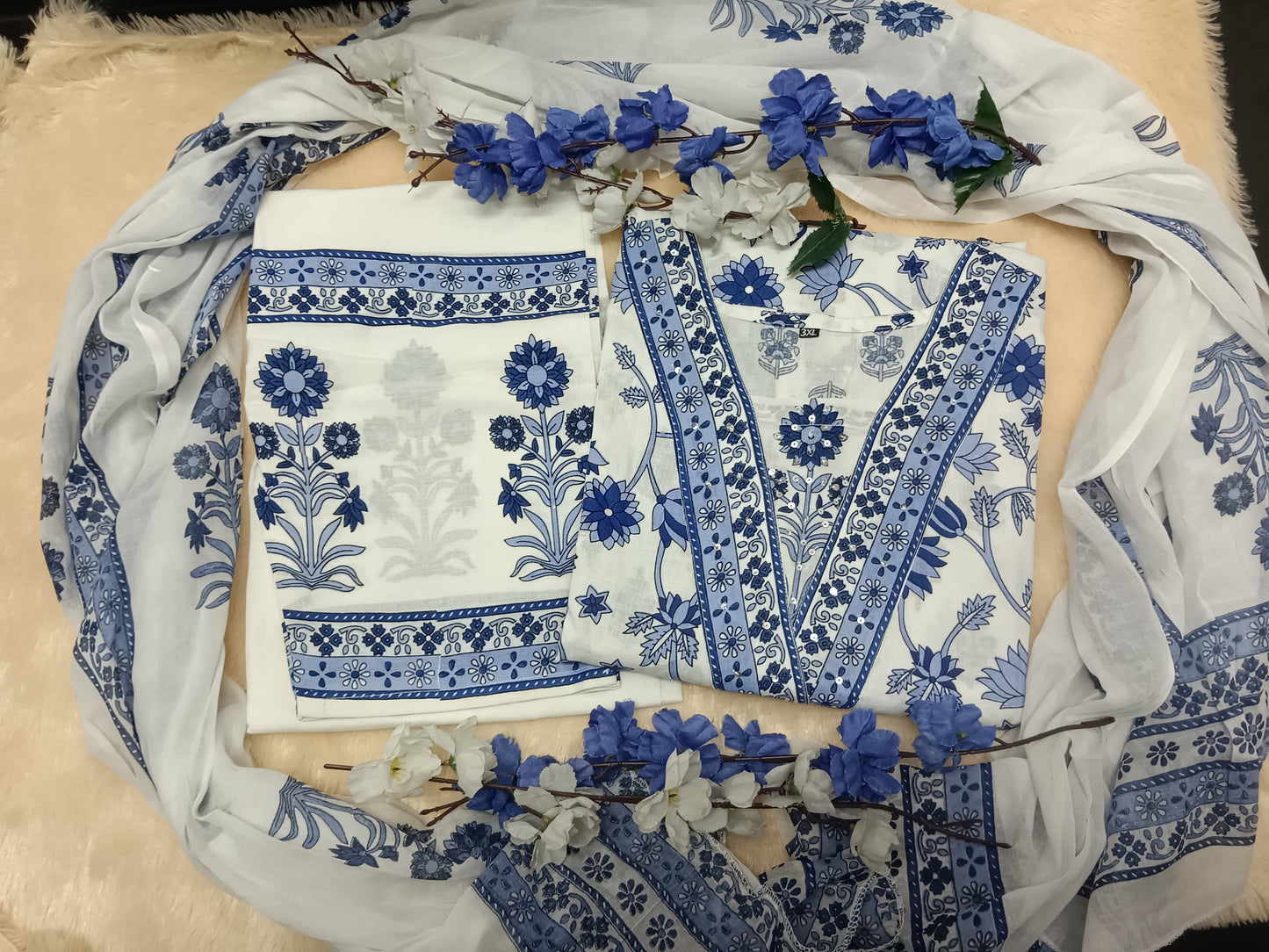 New Floral Motif Printed Cotton kurta Set the kurta and Pleated Salwar and Soft Cotton Dupatta💃💃(SWRED68)