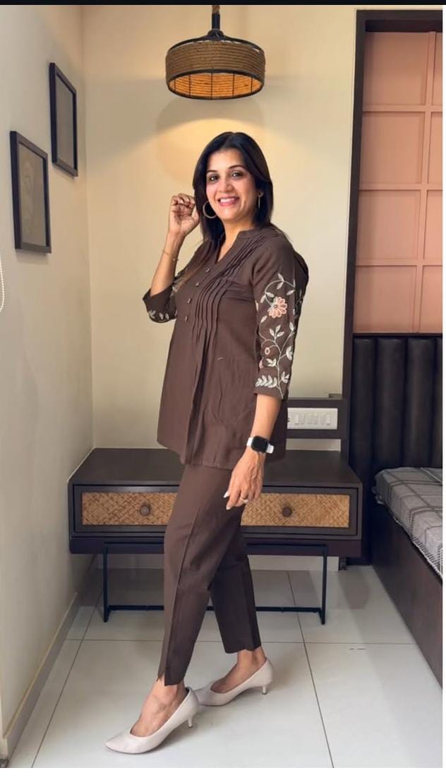 New designer cotton co-ord set flower embroidery in hand 🪡 Front in pinteks and button😀(WACD80)