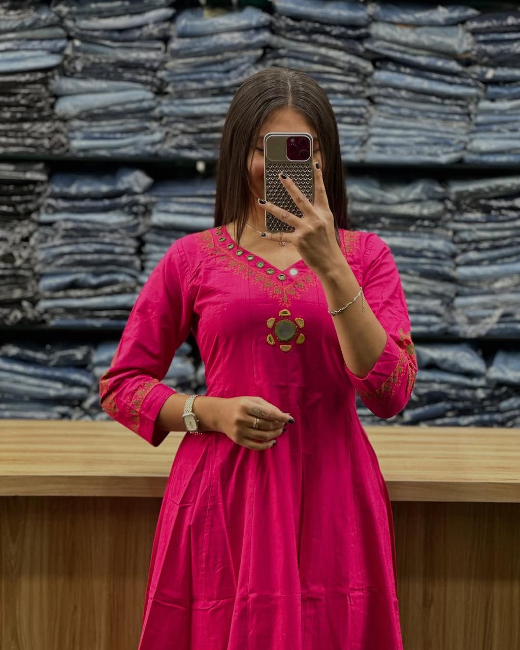 Look straight out of a dreamy movie set as you turn around(WACD86)