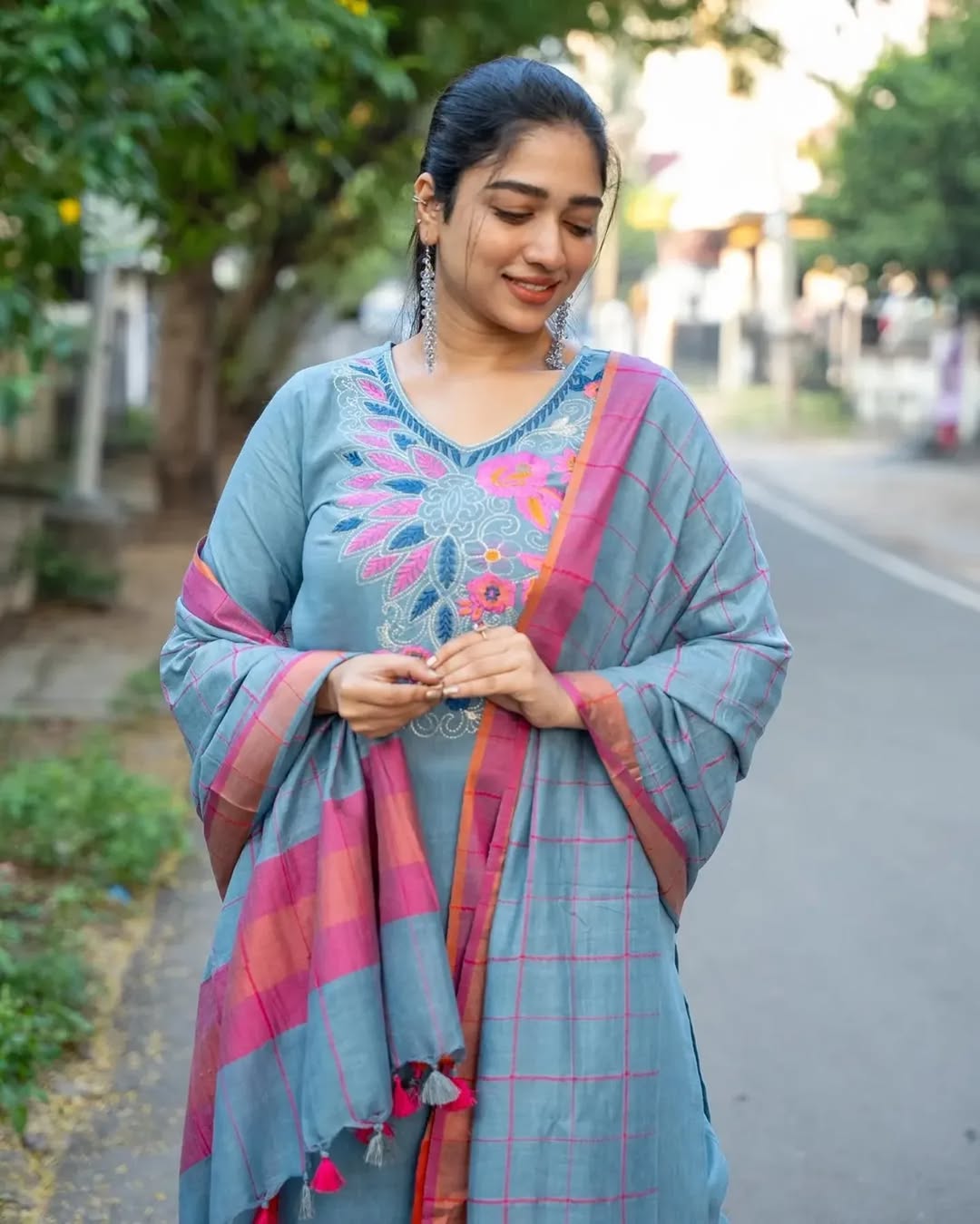 Handloom cotton embroidered kurti paired with handloom embroidered Cotton(WARED420)