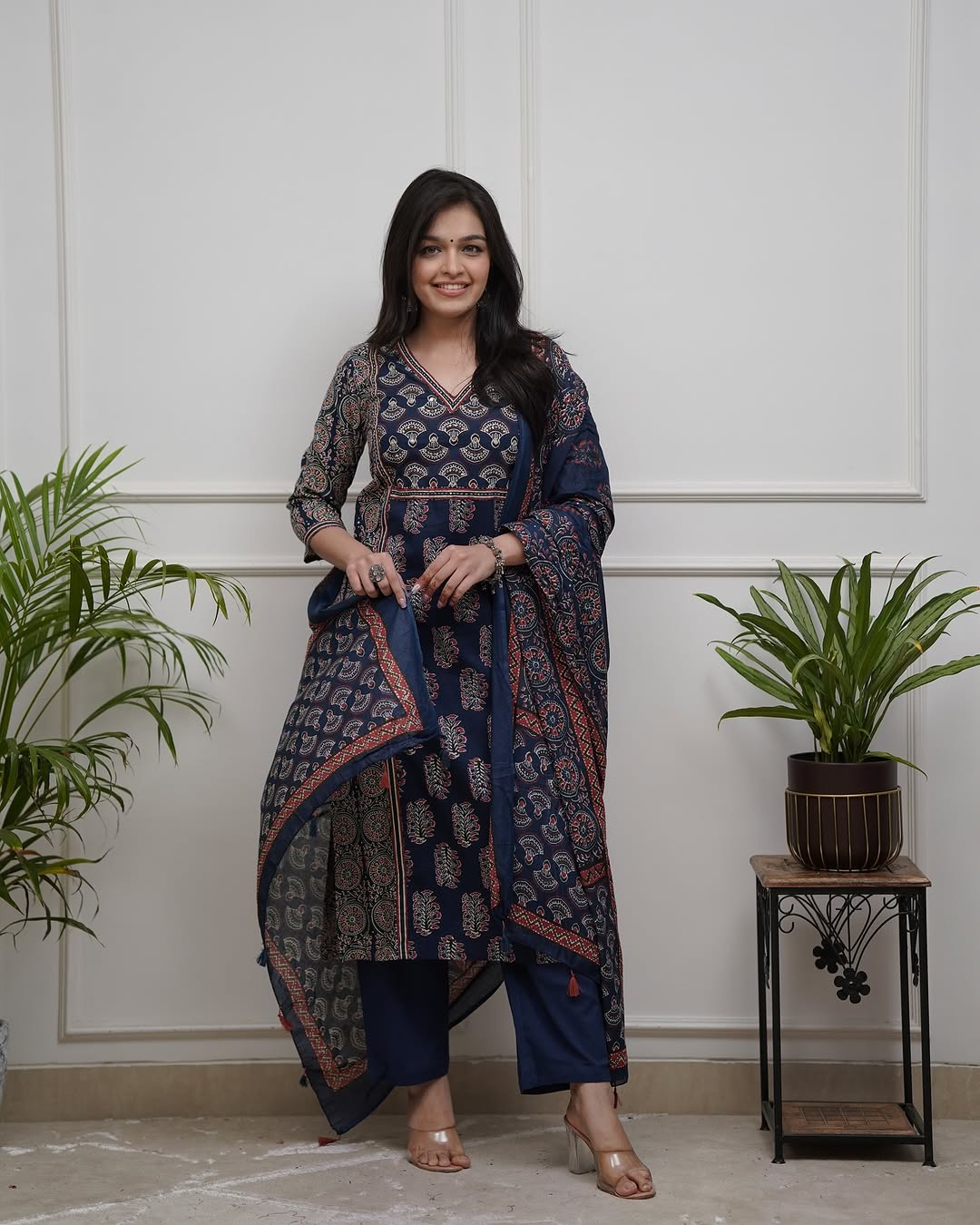 Presenting Beautiful Heavy quality cotton Fabric designer festive wear frock style kurti with pattern pant (SW0002)