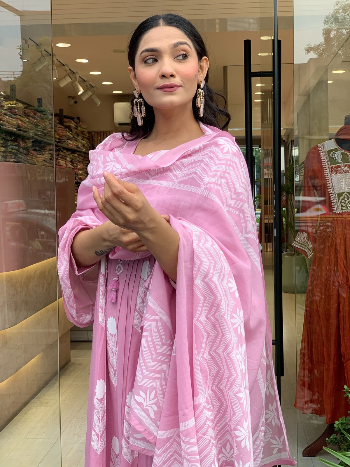 🌹🌹Pure fine Cotton fabric Kurti with Pant with cotton 100-100 Dupatta🌹🌹 (SWRED607)