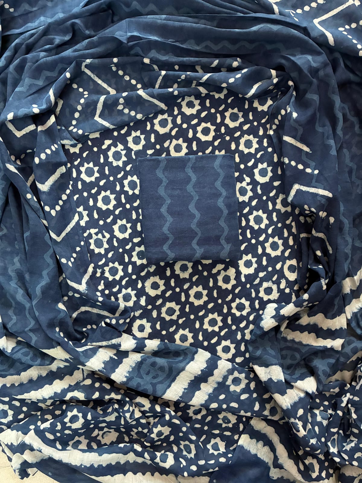 HAND BLOCK PRINT COTTON SUIT SET WITH MULMUL DUPATTA(WACOTMU87)