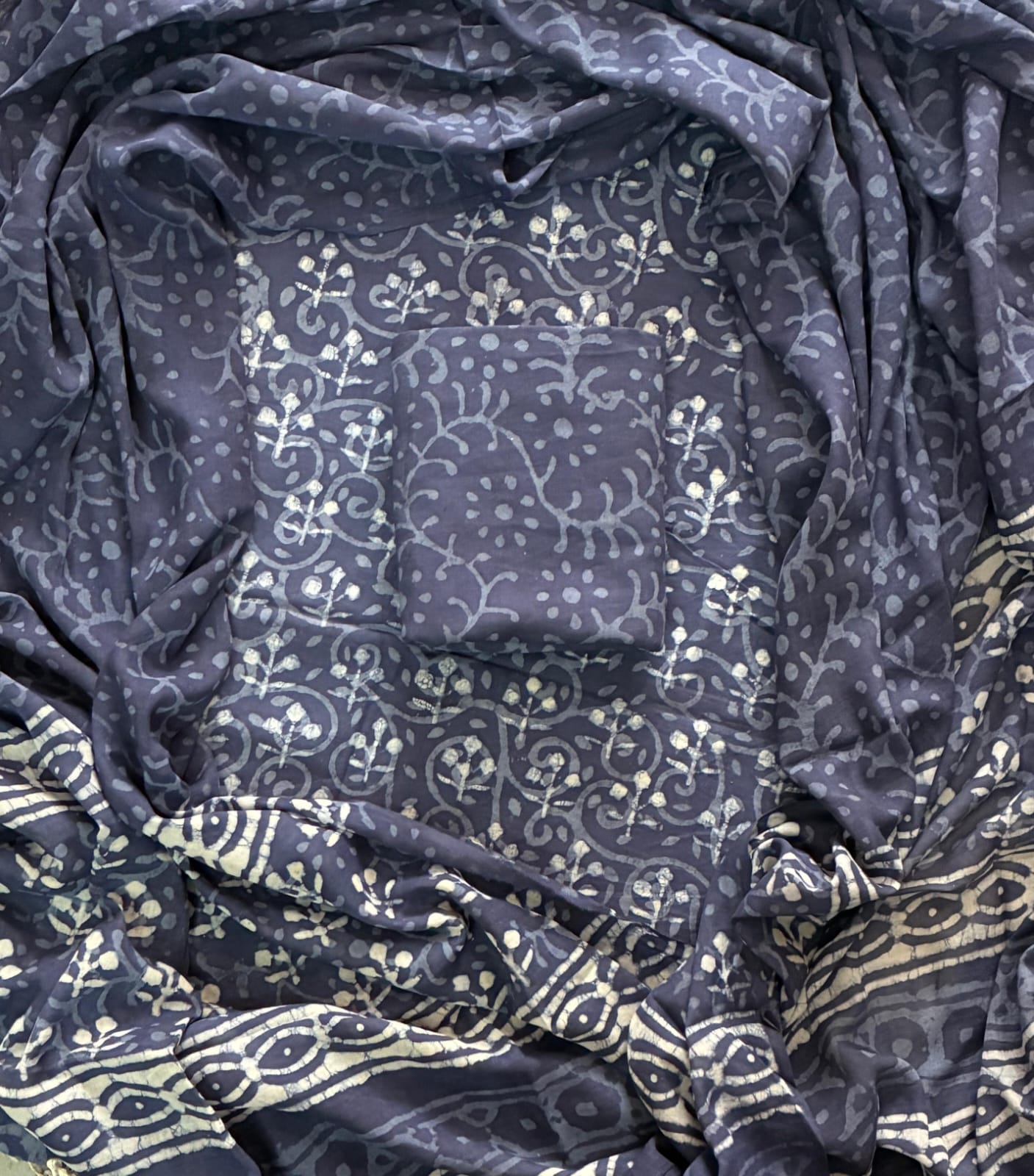 ELEGANT HAND BLOCK PRINT COTTON SUIT SET WITH MULMUL DUPATTA(WACOTMU83)