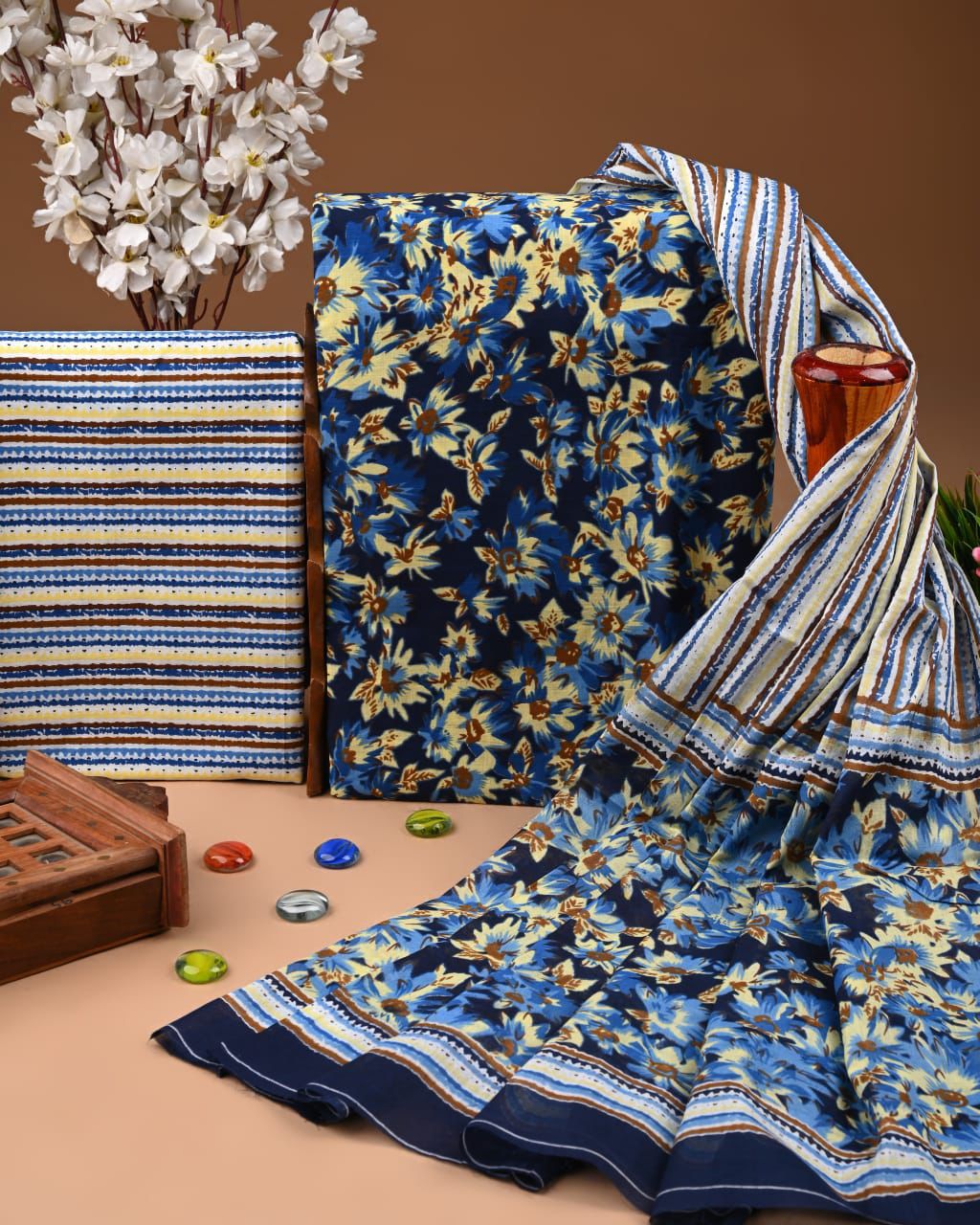 ELEGANT HAND BLOCK PRINT COTTON SUIT SET WITH MULMUL DUPATTA(WACOTMU43)