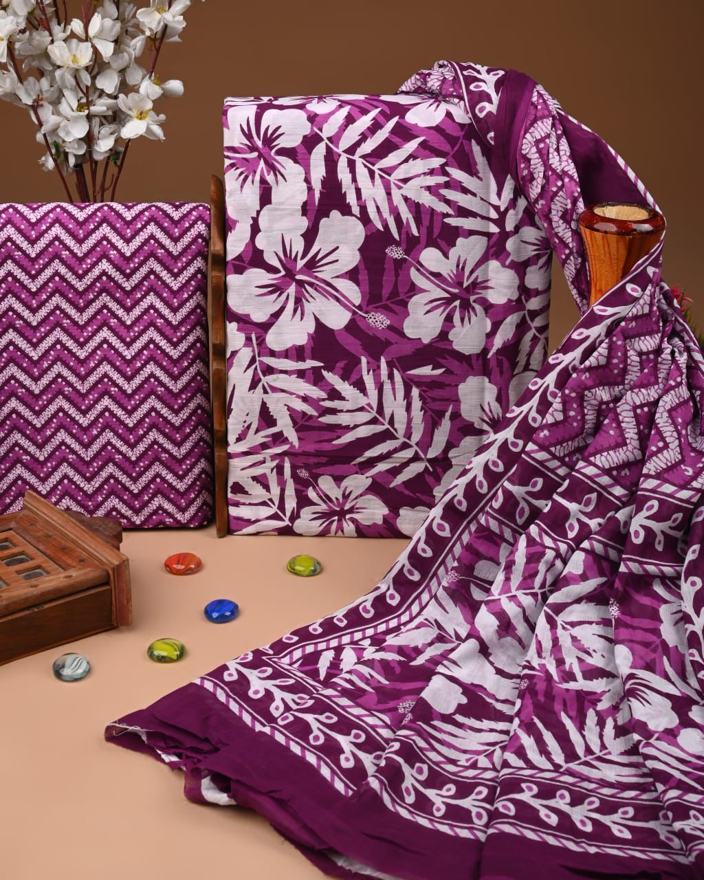 ELEGANT HAND BLOCK PRINT COTTON SUIT SET WITH MULMUL DUPATTA(WACOTMU31)