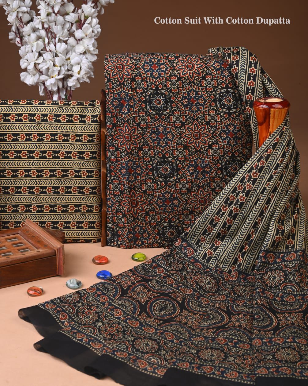 ELEGANT HAND BLOCK PRINT COTTON SUIT SET WITH MULMUL DUPATTA(WACOTMU07)
