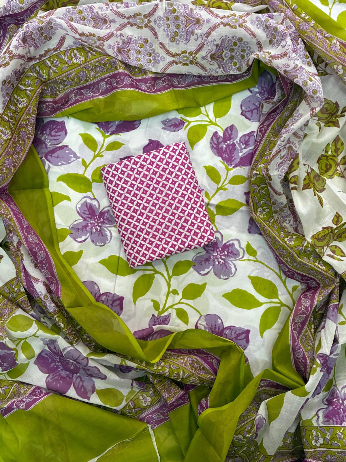 ELEGANT HAND BLOCK PRINT COTTON SUIT SET WITH MULMUL DUPATTA(WACOTMU09)