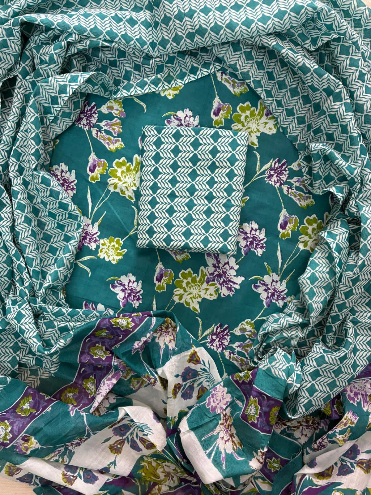 ELEGANT HAND BLOCK PRINT COTTON SUIT SET WITH MULMUL DUPATTA(WACOTMU42)