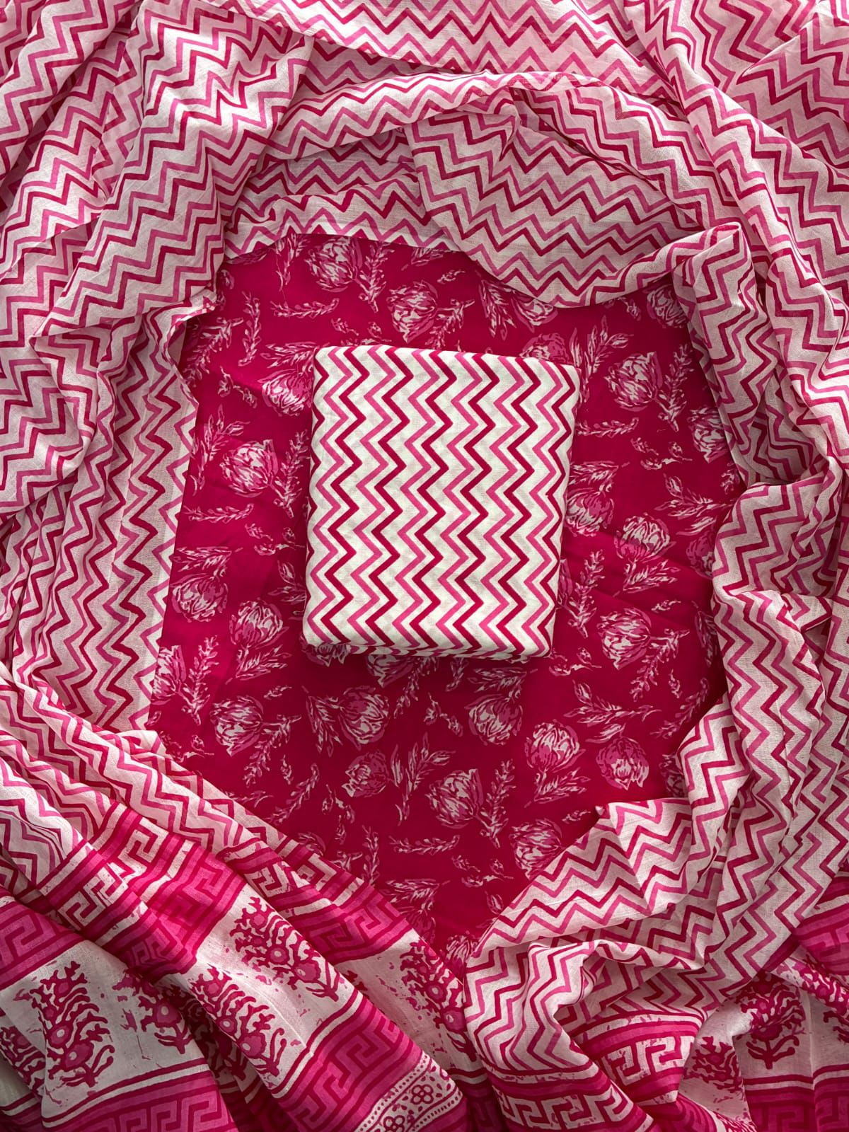 ELEGANT HAND BLOCK PRINT COTTON SUIT SET WITH MULMUL DUPATTA(WACOTMU36)