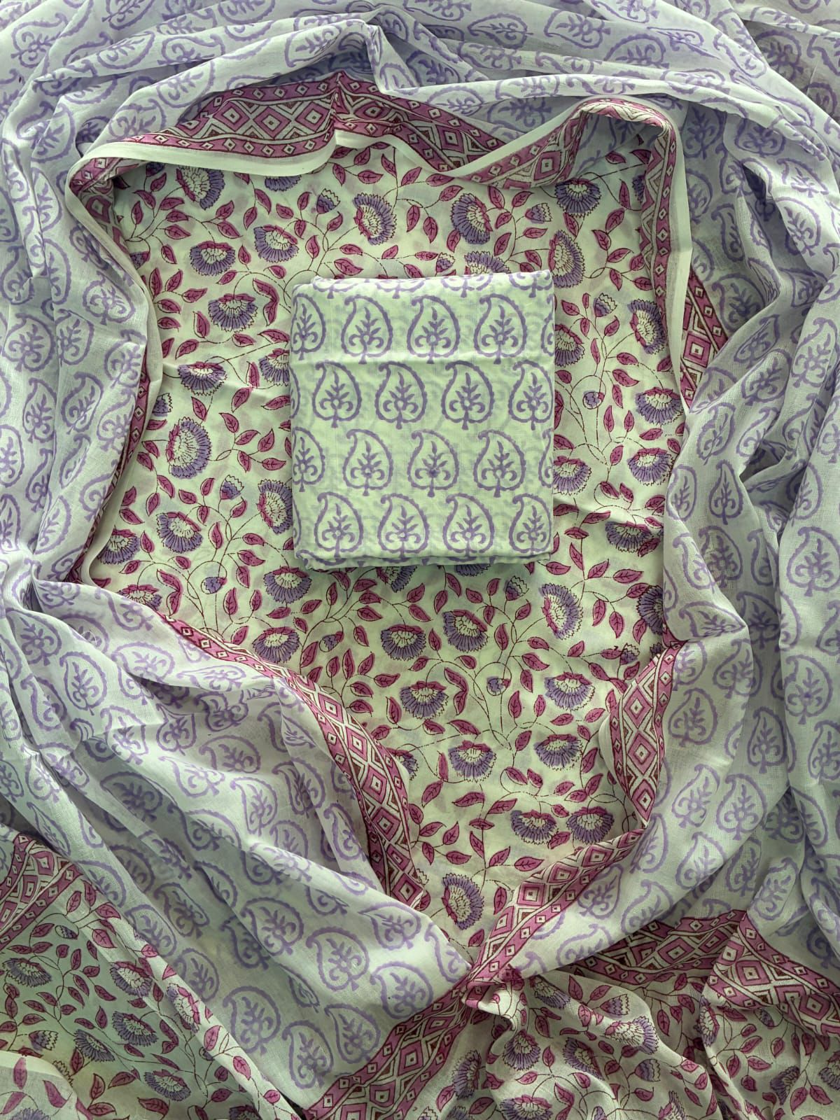 ELEGANT HAND BLOCK PRINT COTTON SUIT SET WITH MULMUL DUPATTA(WACOTMU34)