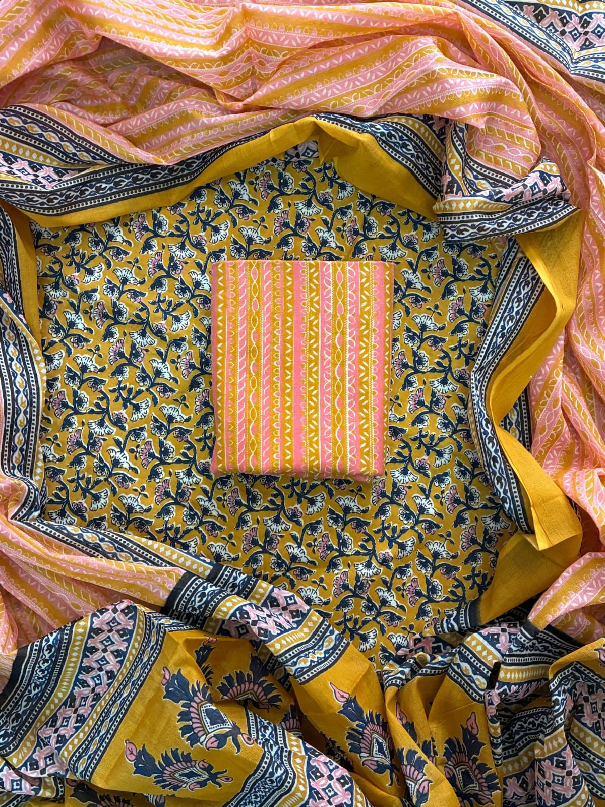 ELEGANT HAND BLOCK PRINT COTTON SUIT SET WITH MULMUL DUPATTA(WACOTMU102)