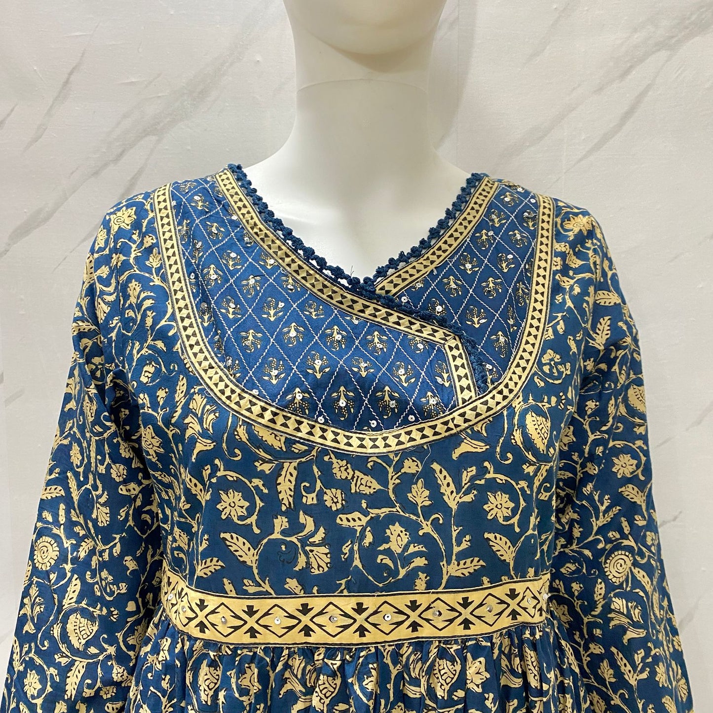 New stylish and affordable beautiful look straight set with beautiful print and fabric pure Cotton💃💃 (SWSK09)